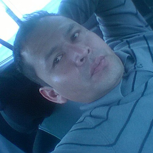 Me gusta ser libre y compartir momentos  especiales con personas que esten dispuestas ha platicar cosas interesantes de la vida.