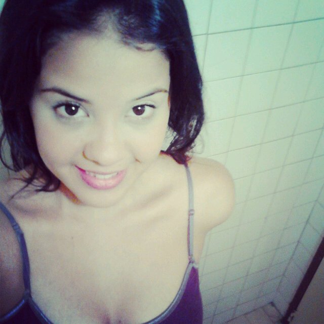 Sigueme..!! :P estudiante de comunicación social.. La musica es mi Vida.. :$ Diios En TiConfio..