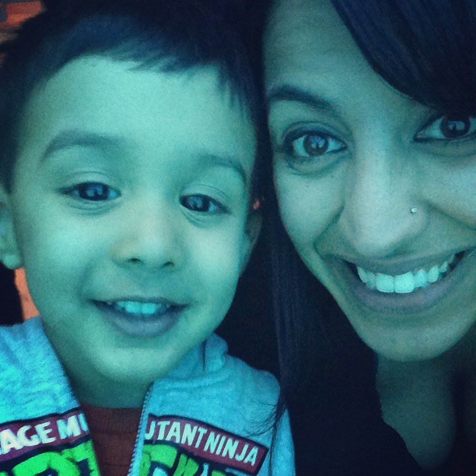 Wife & mama.  Lover of all things chocolate, Nora Ephron, reality TV. Live for food and yoga pants. Blogging about it all.