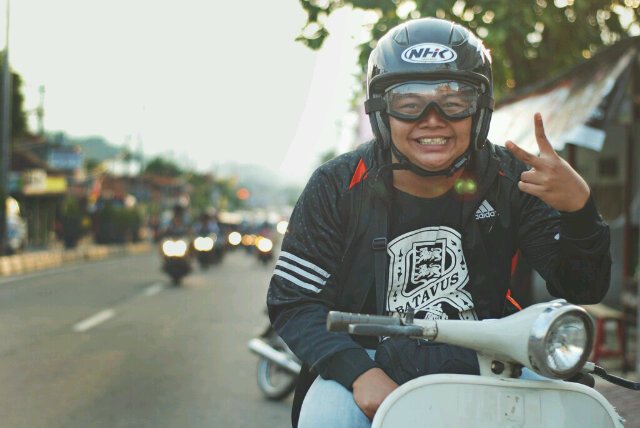 tetap pertahankan rasa syukur karena allah akan memberi lebih dari apa yang sekarang di dapatkan.