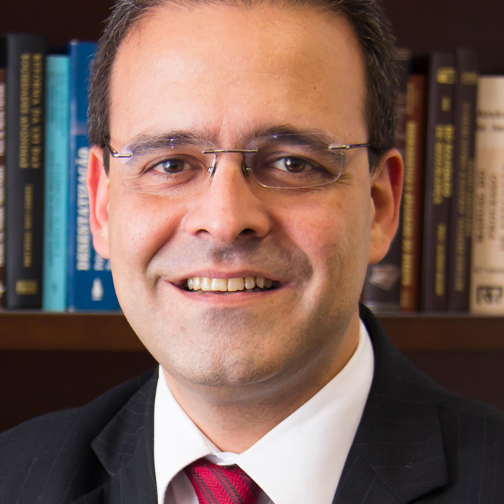 Advogado criminalista, professor da PUC-Rio e Pai.