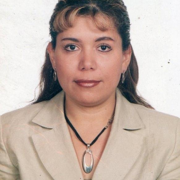 Soltera, Licenciada en Administración de Empresas