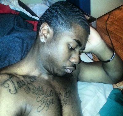 24yrs old #TeamRoyalty #TeamEMU #TeamVeteran #TaylorMadeHustle #WINNING I'm Just Coolin....