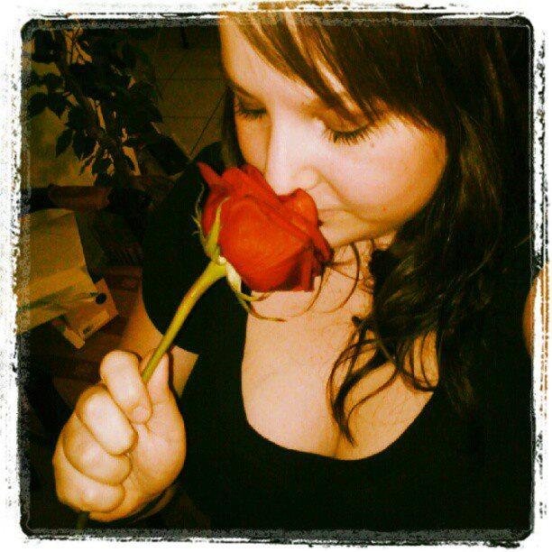 CharmingKel's profile picture. 25 year old. Cancer survivor. Avid reader. Aspiring writer (kinda). Obsessed with sci-fi/fantasy. Huge family person. Ask if you want to know more :)