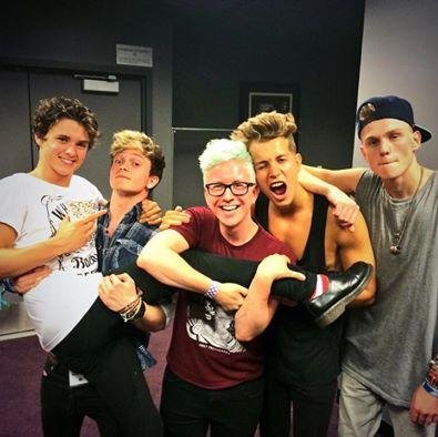 i`m very big fan The Wanted and Abraham Mateo and The Vamps. i love us.