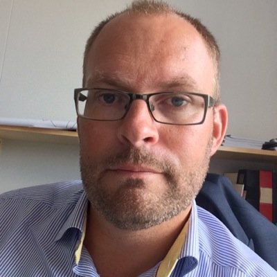 Tankar kring offentlig upphandling och andra viktiga samhällsfrågor. pratar gärna om vikten av medvetna beslut och om att se saker från olika perspektiv.