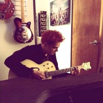 You wanna penetrate this bitch
Gerard Way imagines.
Warning: Smutty imagines