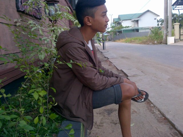 Yovan Inmamoza . Lain dari yang lain