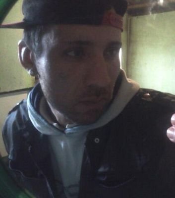 musico escritor compositor ...reggaeton  movimiento urbano rimador de alma ...rapero de cora ..matando los inventos en la musica ..real music company