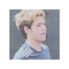 hey love please follow @ilookniall thanks :)