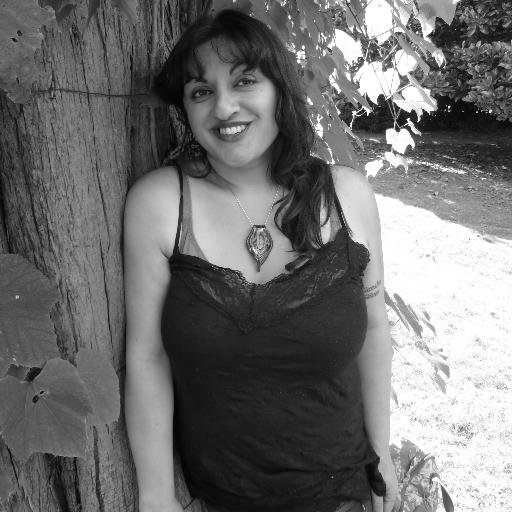 Author of GUNSHOT GLITTER. Londoner who digs beautiful buildings, proper chips, great gigs & people who stop to stroke cats in the street.