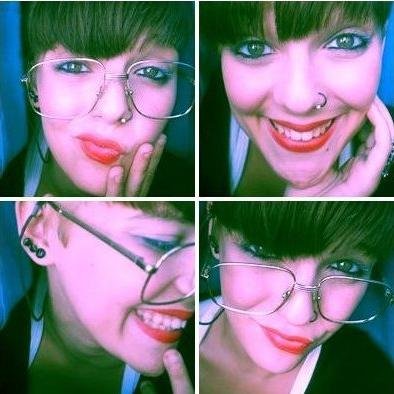 Leer, escuchar, soñar, imaginar, observar, pensar.... Y escribir todo lo que pasa por mi cabeza. LG(B)T 🏳️‍🌈.