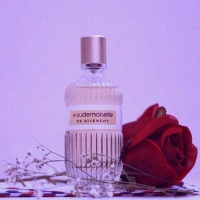 
جنوبيہَ لآمن آتعب
آلبعد خافقہَآ تخفي هوى شوقہَآ
في صوت ضحكتہَآ ♡~