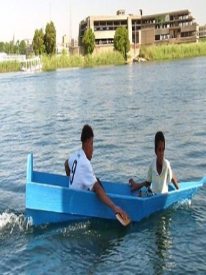 zFispal3ar3ar's profile picture. تميز بما شئتلكن لا تبر ابداً وخاصم من شئت لكن لا تھين ابداً واغضب كما شئت لكن لا تجرح احداً!