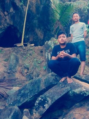 Pengalaman telah mengajari aku menjadi tau, mna itu saudara, mna kwan, mna shabat, mna pengkhianat, mna pecundang, mna yg pura² baik:)