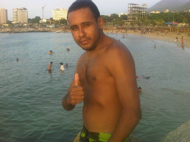 Licenciado en Mercadeo, Psicologo, Sexologo, Humorista, Cantante y Buen Amigo/ ping 24AC74C6/ Se IMPRIME!