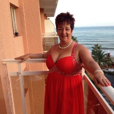 32Alic's profile picture. 