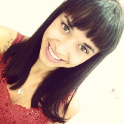 me pede beijo desejo,não vou. beijar pode sonhar sou uma menina má