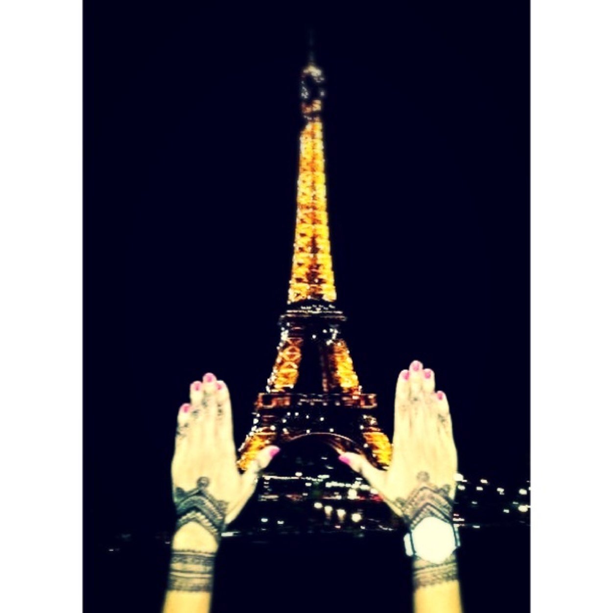 NeferTenny's profile picture. I'm a DREAMER. 
Äfro.bÖhemian.gÄngstÄ.LÖLïta