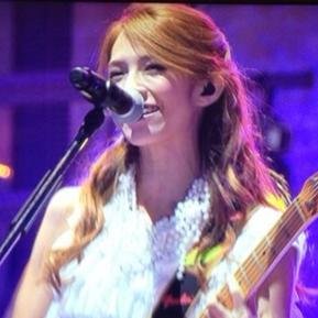 The loves of my life are Haruna, Mami, Tomomi and Rina. All I ever want is for them to notice me. Follow me on my other acc @greyfle for more mundane tweets!