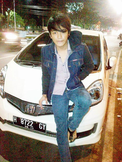 I am a young entrepreneur and distributor | udah gak usah kepo' entar naksir looh ! :p