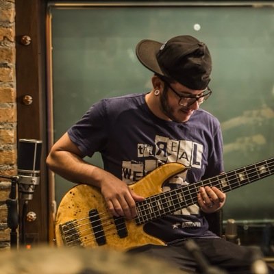 Musico! Baixista!!