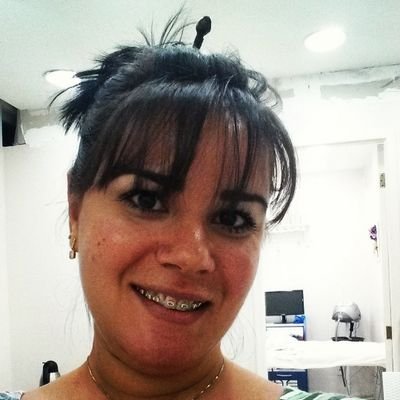 VanessaGlauce's profile picture. 