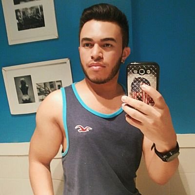 ''Tranquilo e de bem com a Vida''.
Libriano,26 anos,Cearense, residindo no Rio de Janeiro
Trabalhando a 9 anos na área de A&B
Sub Gerente La Carioca Cevicheria