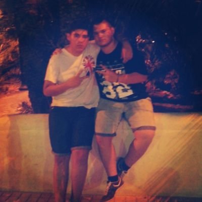 Soy del Madrid hasta la muerte , me gusta el rap y salir con los amigos , whatsapp: 671323771