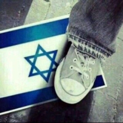 لم أتمنى البكاء يوماًً ولكن هم الزمان أبكاني تمنيت أعيش كما تريد نفسي ولكن عاشت نفسي كما يريد زماني .. http://t.co/opvmKTaYRn