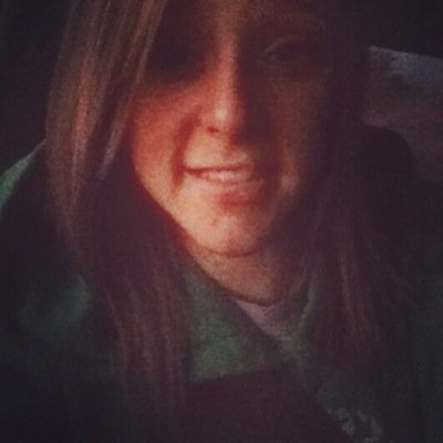 cassiecarlo15's profile picture. 