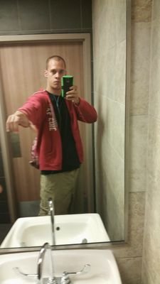 I'm real as fuck I live in Erie p.a I'm 23 my b day is July , I work out smoke n drink I live life to the fullest I'm an extremist I like doing crazy things G12