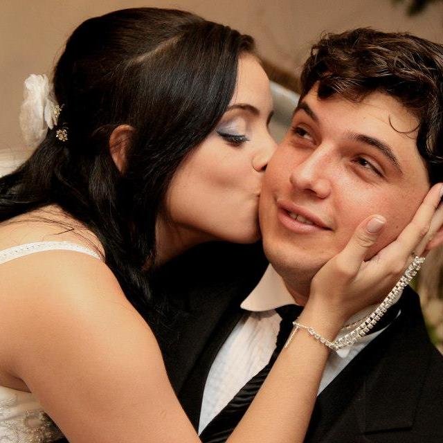 Apaixonada, altamente espontânea e expressiva.
Decidida, esforçada e competitiva. Essa sou eu. :)