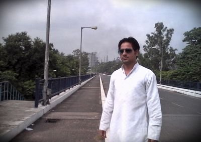 भारत ही सत्य है और हम भारत के लिए ही समर्पित हैं।। उठेंगे हम एक दिन दुनिया को दिखने की हमारी करवट भी उनका भाग्य बदल सकती है।।
जय भगवा 
जय भारत