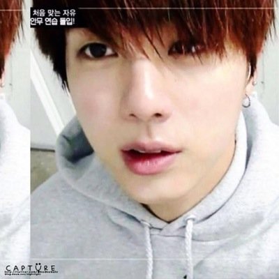 'ผู้ชายแมนๆก็ต้องคู่กับสีชมพู' ♡@BTSSUGA_93BOT /น้องชาย : @BTSV_Chic / ลูกชาย : @taetae_45 .