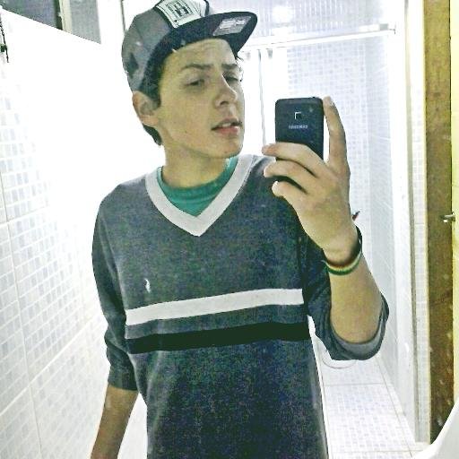 Nem conheso então não me trate como me conhesese (y)