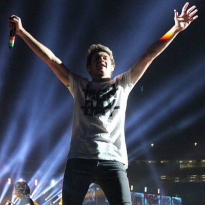 Niall loves you with all his heart❤️and Follow @radicxldude she follows back!