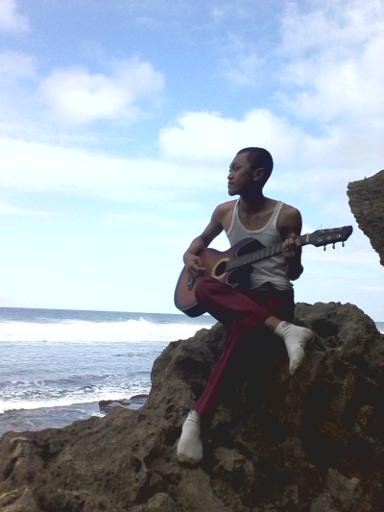 witing tresno jalaran soko kulino.
witing mulyo jalaran wani rekoso |.|