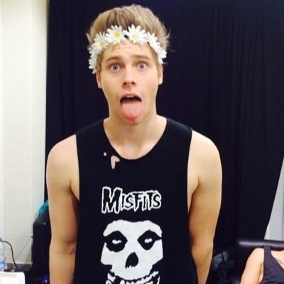 Follow @greenlightluke_