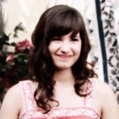 Gente sigam este twitter ele ira seguir todos de volta basta mandar um tweet avisando  { http://t.co/iySOMlsRGY }