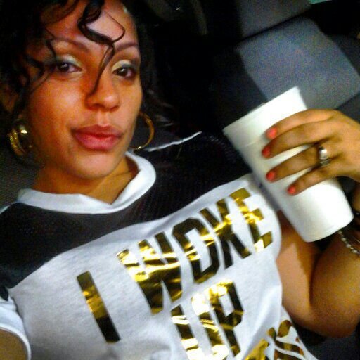 Pretty lil Yella Woman .. bout Her business.. just tryna give my Kids tha world! #GOD1st