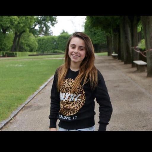 Hey je suis thylane / hey i'm thylane.
It's my real account/ c'est mon vrai compte 33