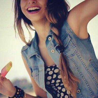 Hi !! My Name Is Mina From Saudi Arabia I Luv kPop  And Food & Alot Of Things^^ Anyway Please Just Follow me :)