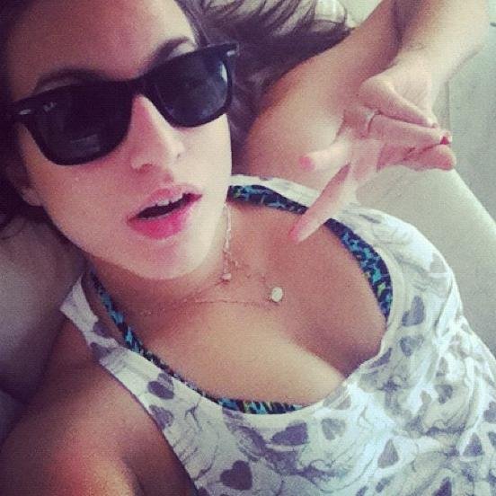 AninhaSilva28's profile picture. Linda , Cantora , Dançarina , Arruma Casa , Toda Limpinha, R1C4 (Brink's) , Amo SirKazzio , RezendeEvil , TrazerCraft , CasalDeNerd, WiiFeroiz , Minecraft3