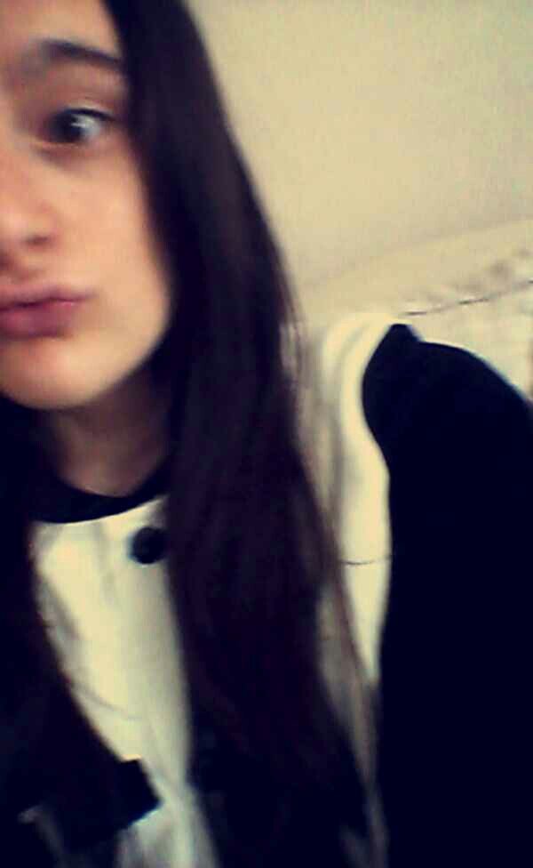 Lauren:*5Sos:*