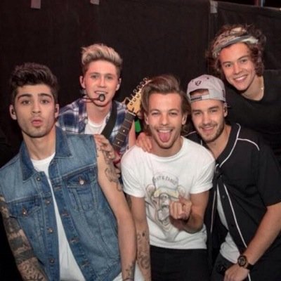 One Direction❤️ 5SOS ❤️ TMH tour 6/26/13 ❤️ WWA tour 8/8/14 ❤️ Youtubers❤️ O2L-Jc/6❤️ Timeflies ❤️
