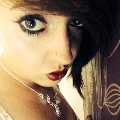 So yeh hey I'm Ashleigh and yeah that's me lol