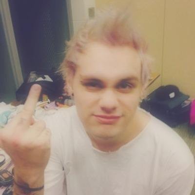 @blackholeniall