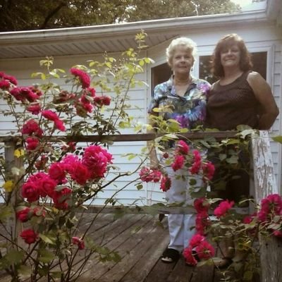 mandyacker50's profile picture. 