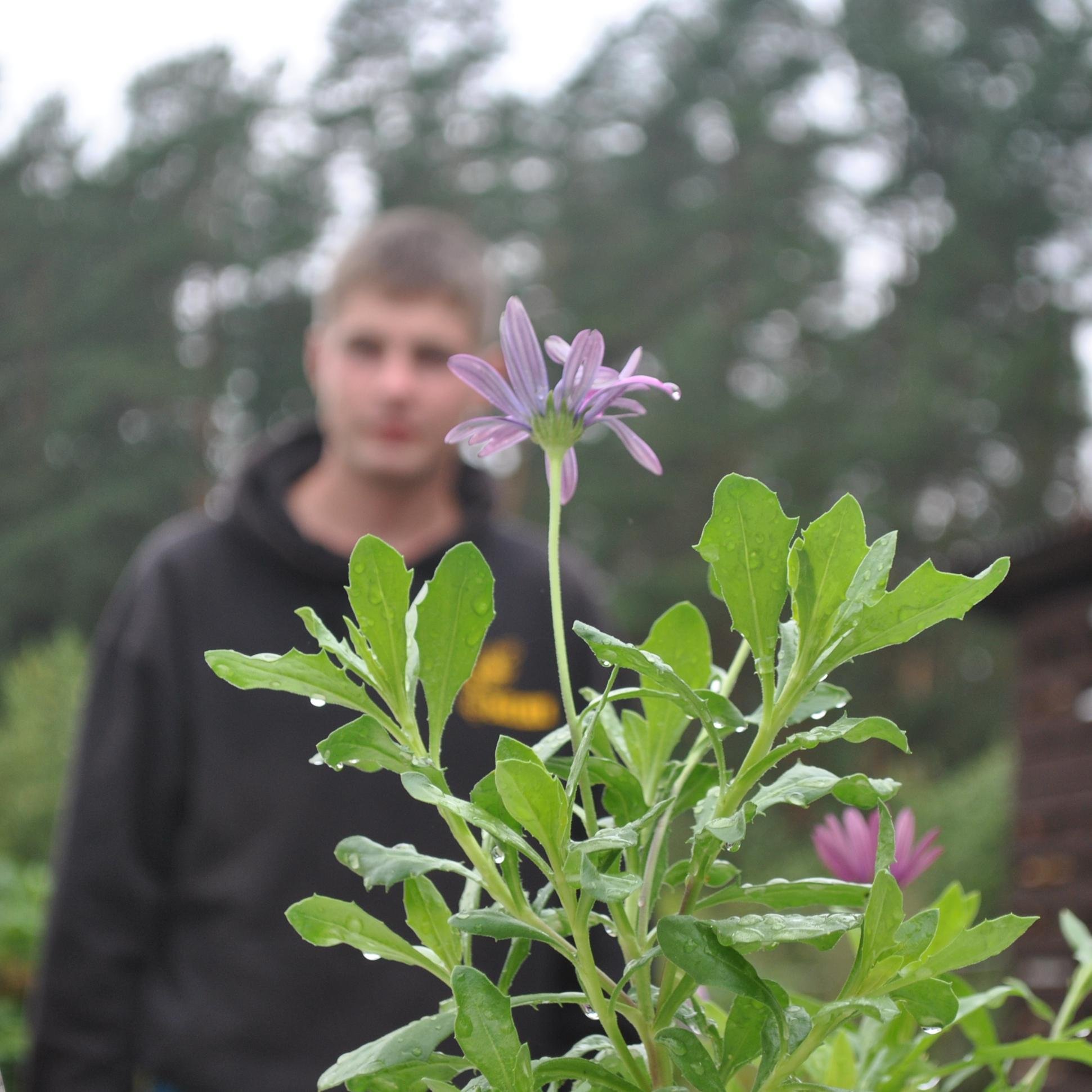 Ez_6_122's profile picture. 